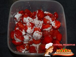 клубничный пирог в мультиварке